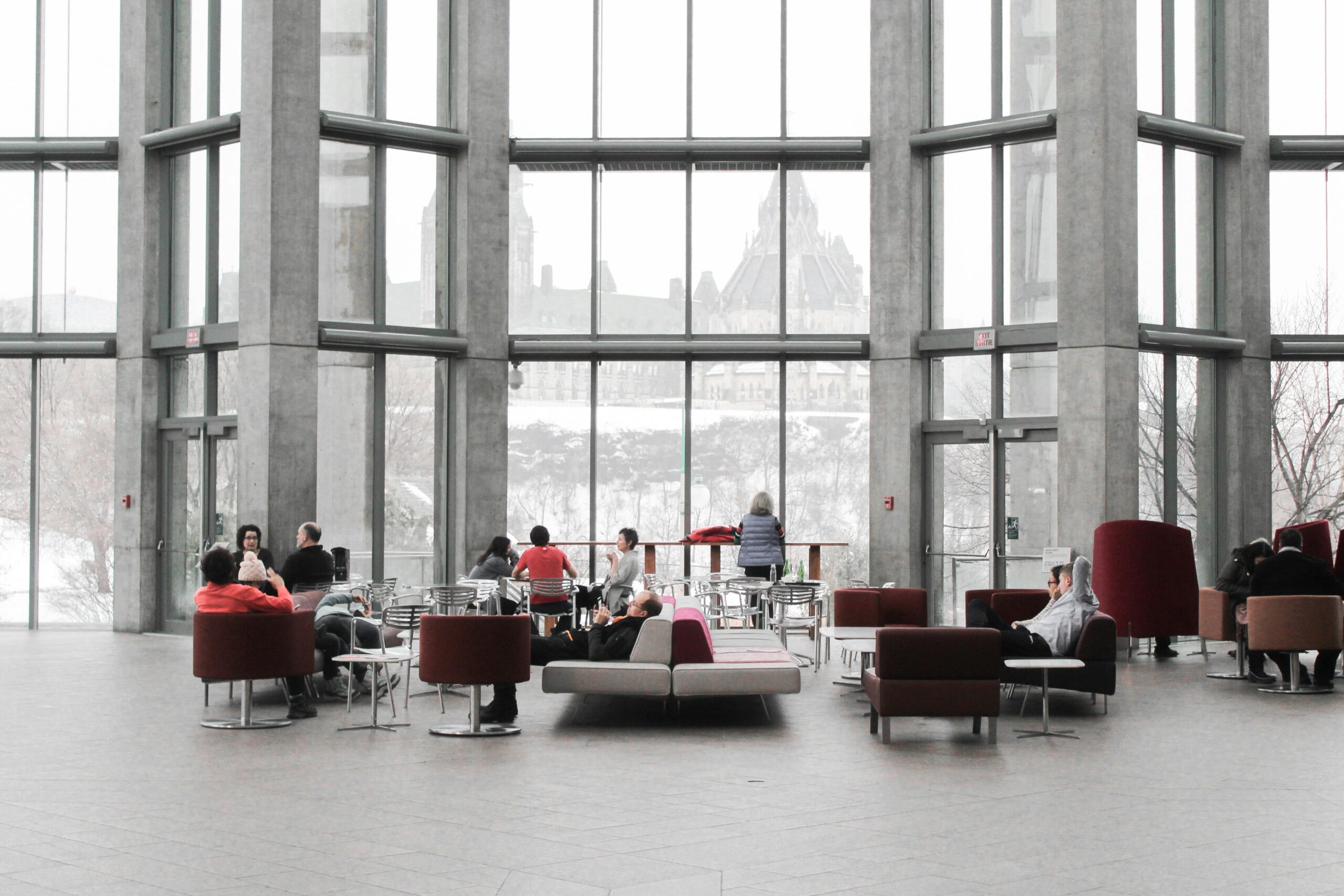 5 Essential Considerations When Choosing an Office Space for Rent